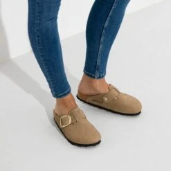 Birkenstock Boston Big Buckle Nubuck Leather -Chic Shoe Store 1017953 f closeup f