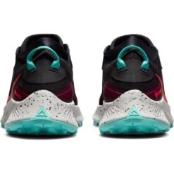 Nike Men's Pegasus Trail 3 GORE-TEX (002 - Black/Bright Crimson/Dark Beetroot) -Chic Shoe Store 2E471689 2770 4583 8789 9BDD4CB7BC12