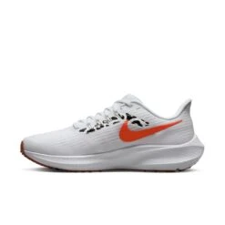 Nike Women's Air Zoom Pegasus 39 (100 - White/Team Orange/Platinum Tint) -Chic Shoe Store 92344F45 0402 494C 88C5 F7C6B0E70886