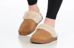 Chestnut BILLY Cozy Sling Scuff 21 Chestnut BILLY Cozy Sling Scuff -Chic Shoe Store BK22447 250 studio standing 2 940x614 c6b042ef 0138 47e3 9ec5 e2923ae99cba