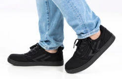 Men's Black To The Floor BILLY CS Sneaker Low Tops -Chic Shoe Store BM22343 001 studio standing 1 940x614 414da9e9 5e65 484d 9c14 bd82285f09a0